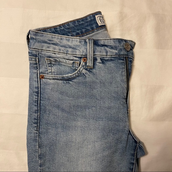 Lucky Brand Light Wash Skinny Jeans - Picture 4 of 7